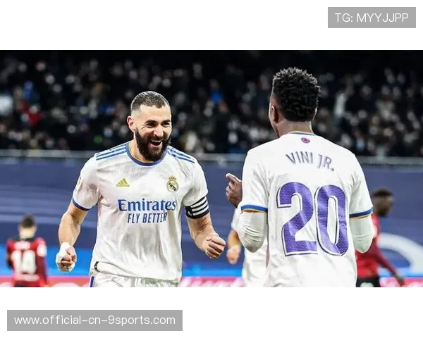 皇马防线告急，维尼修斯伤退成最大隐忧，皇马妮维雅